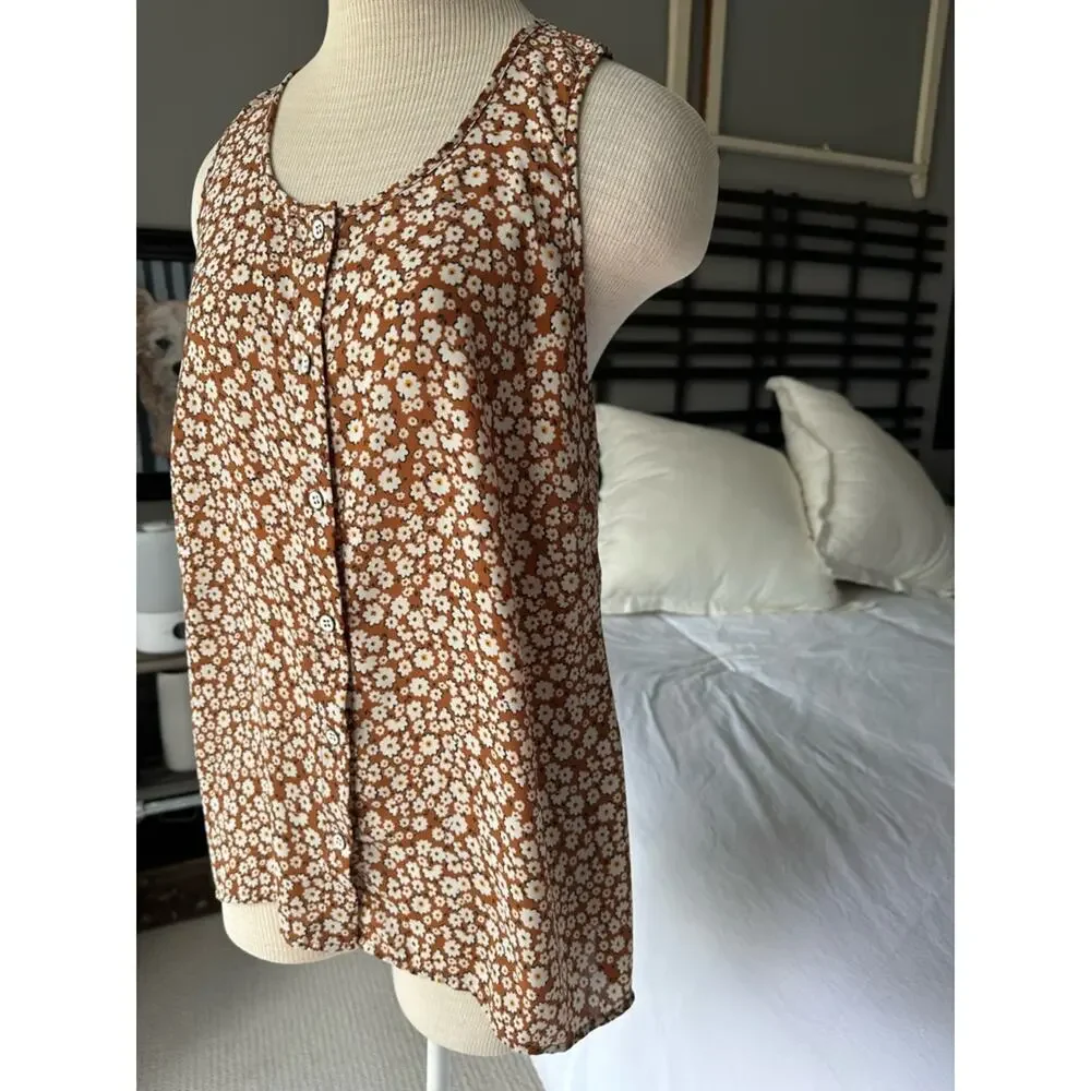 CAbi floral button-front top, size large - Picture 8 of 11